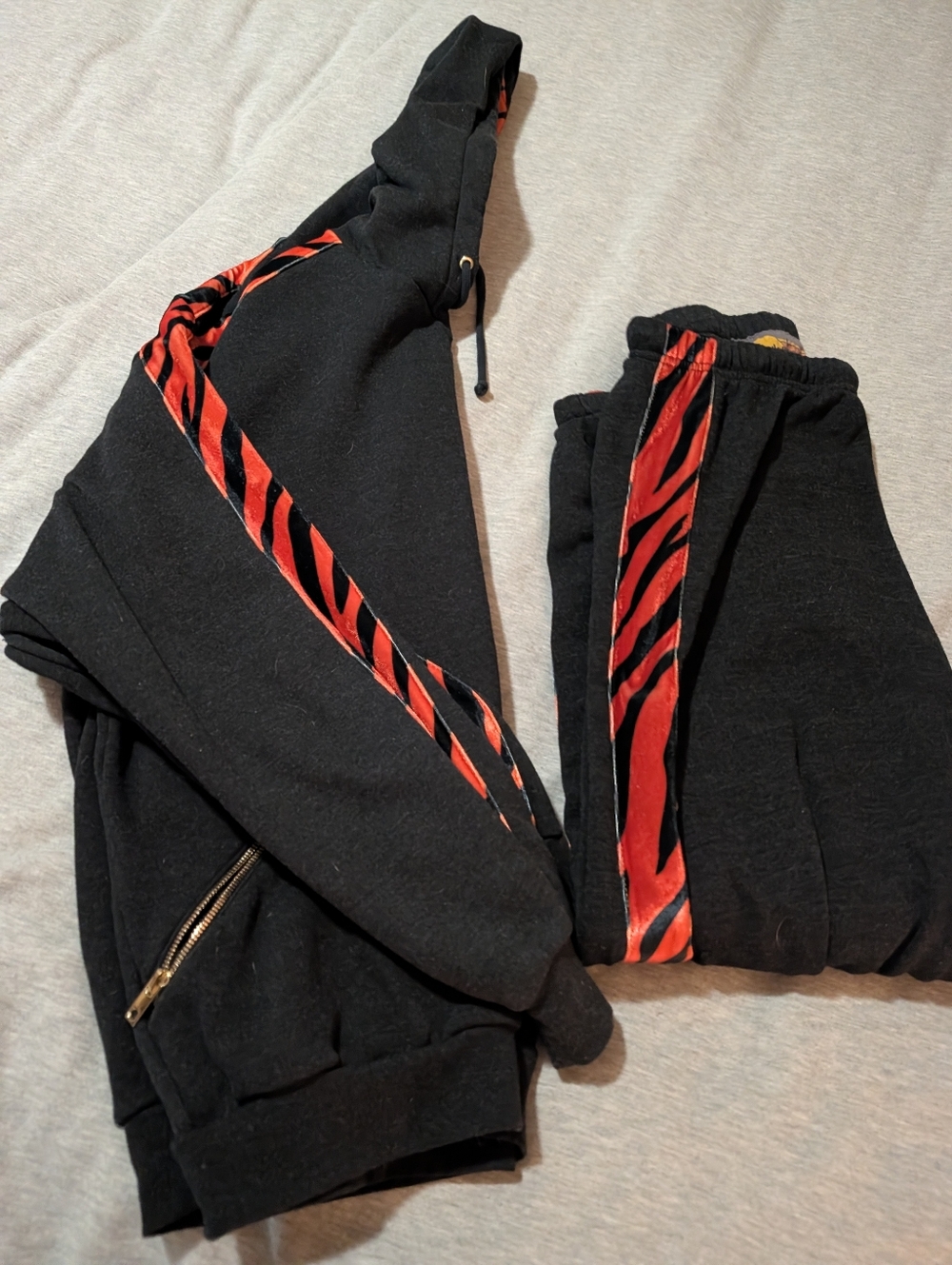 Aviator Nation Velvet Striped Tiger Set